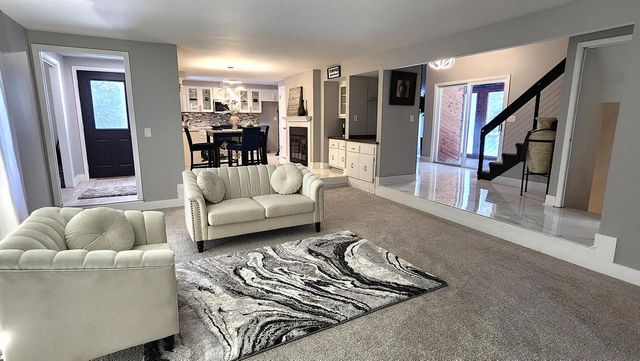 13975 W Lisbon ROAD, Brookfield, WI 53005