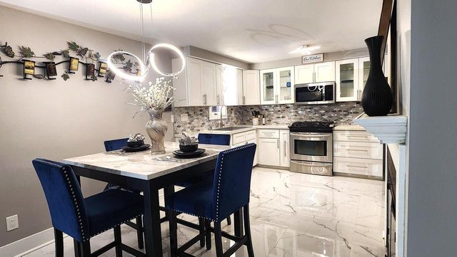 13975 W Lisbon ROAD, Brookfield, WI 53005