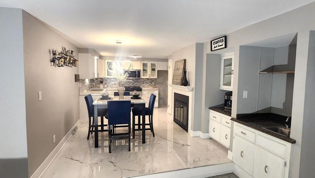 13975 W Lisbon ROAD, Brookfield, WI 53005