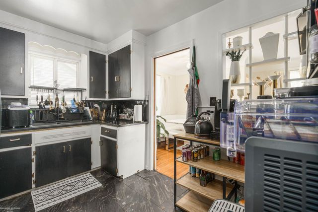 22113 Pleasant Avenue, Eastpointe, MI 48021