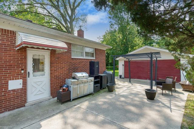 22113 Pleasant Avenue, Eastpointe, MI 48021