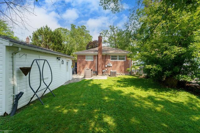 22113 Pleasant Avenue, Eastpointe, MI 48021