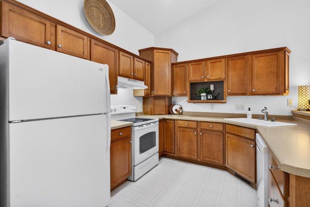 N262 EASTOWNE LANE, Appleton, WI 54915