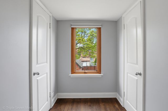 8034 S Clyde Avenue, Chicago, IL 60617