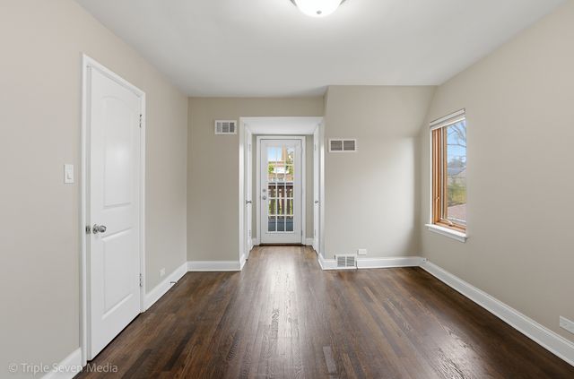 8034 S Clyde Avenue, Chicago, IL 60617
