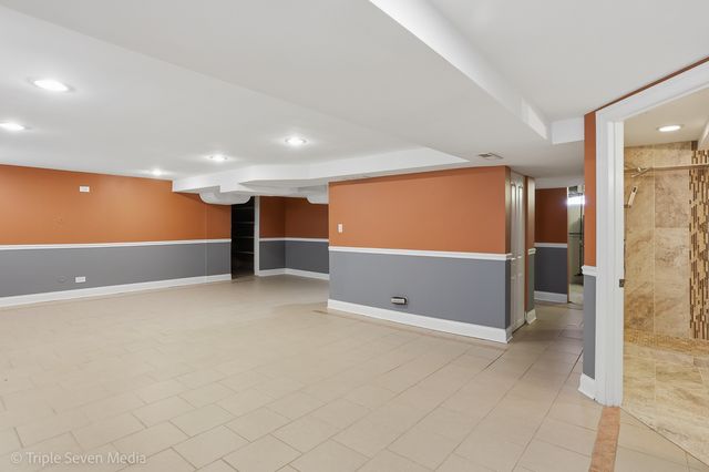 8034 S Clyde Avenue, Chicago, IL 60617