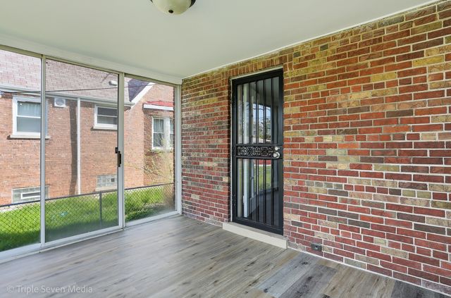 8034 S Clyde Avenue, Chicago, IL 60617
