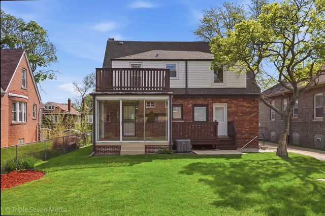 8034 S Clyde Avenue, Chicago, IL 60617