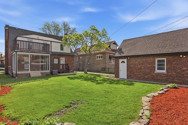 8034 S Clyde Avenue, Chicago, IL 60617