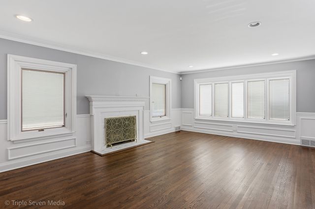 8034 S Clyde Avenue, Chicago, IL 60617