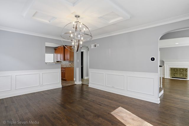 8034 S Clyde Avenue, Chicago, IL 60617