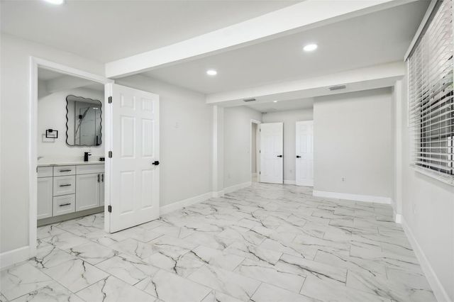 4910 N DARBY AVENUE, Tampa, FL 33603
