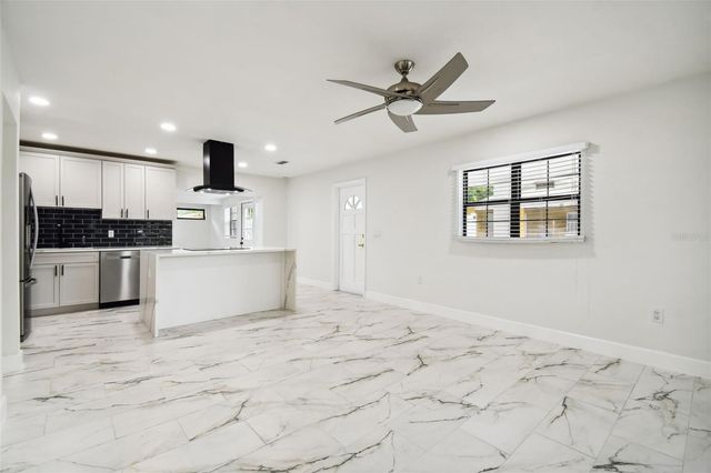 4910 N DARBY AVENUE, Tampa, FL 33603