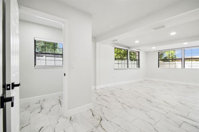 4910 N DARBY AVENUE, Tampa, FL 33603