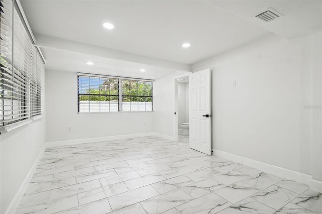 4910 N DARBY AVENUE, Tampa, FL 33603