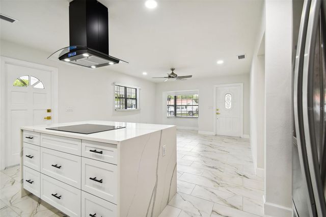 4910 N DARBY AVENUE, Tampa, FL 33603