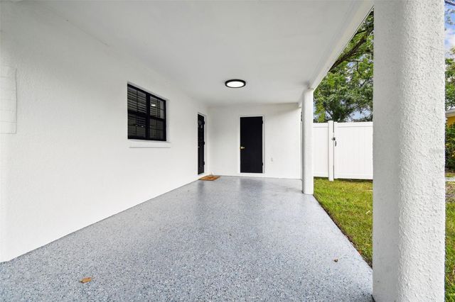 4910 N DARBY AVENUE, Tampa, FL 33603