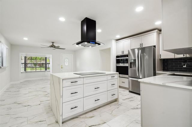 4910 N DARBY AVENUE, Tampa, FL 33603
