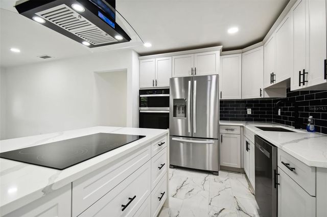 4910 N DARBY AVENUE, Tampa, FL 33603