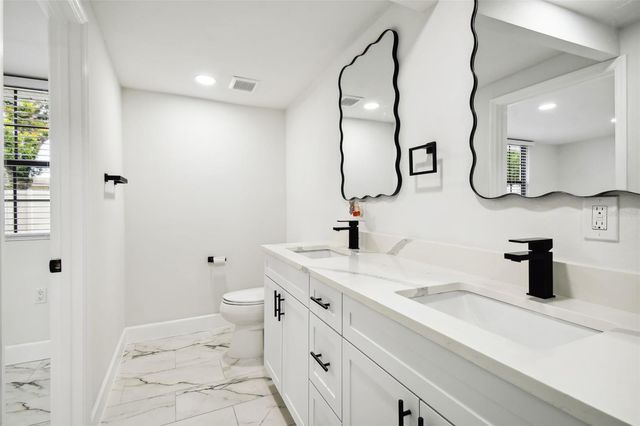 4910 N DARBY AVENUE, Tampa, FL 33603