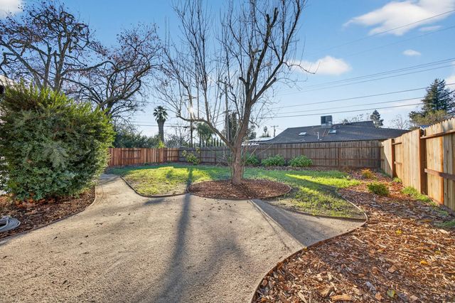 3709-3711 Brownson St, Sacramento, CA 95821