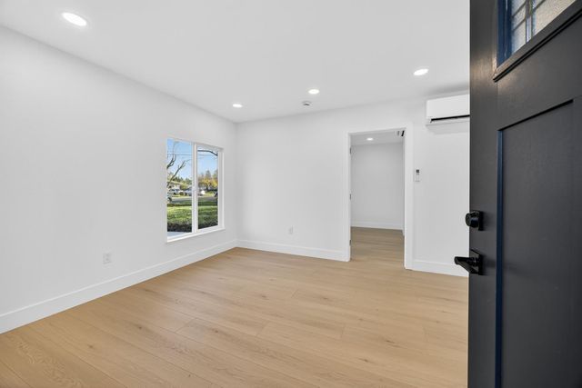 3709-3711 Brownson St, Sacramento, CA 95821