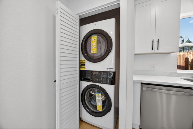 3709-3711 Brownson St, Sacramento, CA 95821