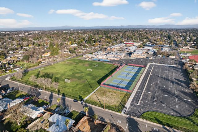 3709-3711 Brownson St, Sacramento, CA 95821