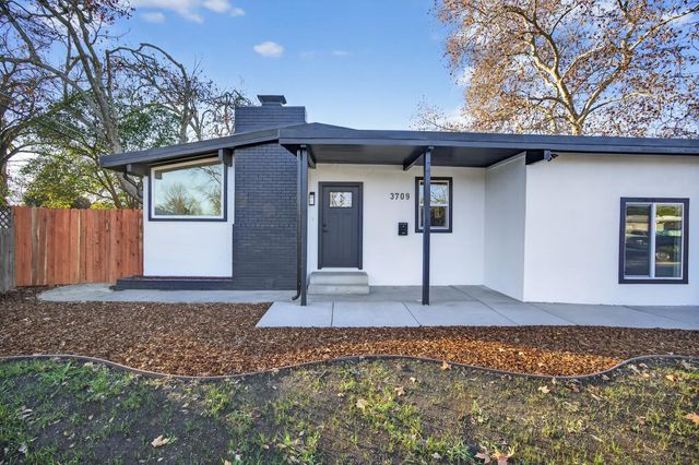 3709-3711 Brownson St, Sacramento, CA 95821