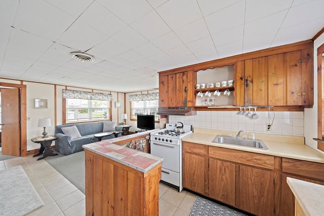 14 Mcarthur Ln, Marshfield, MA 02050