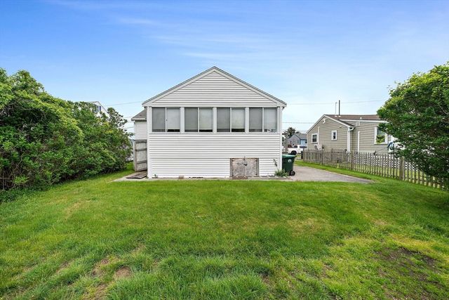 14 Mcarthur Ln, Marshfield, MA 02050