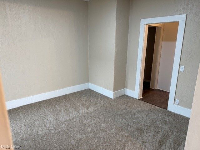 525 E High Street, Uhrichsville, OH 44683