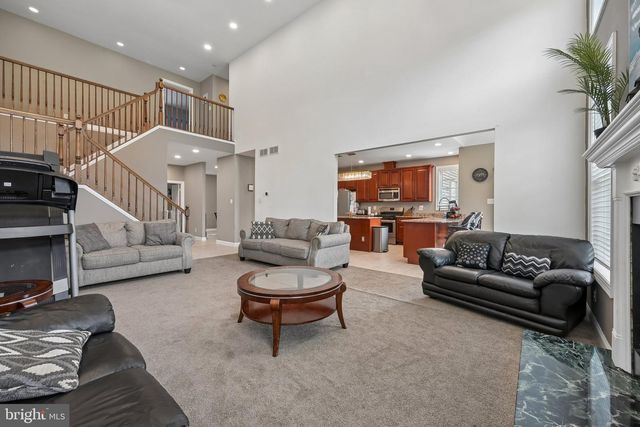25 SHERWOOD LN, Columbus, NJ 08022