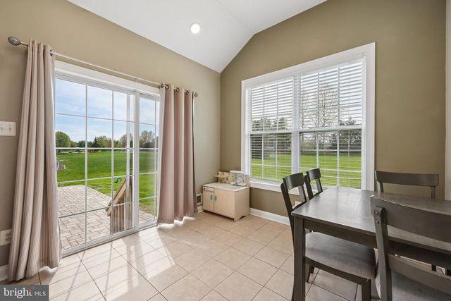 25 SHERWOOD LN, Columbus, NJ 08022
