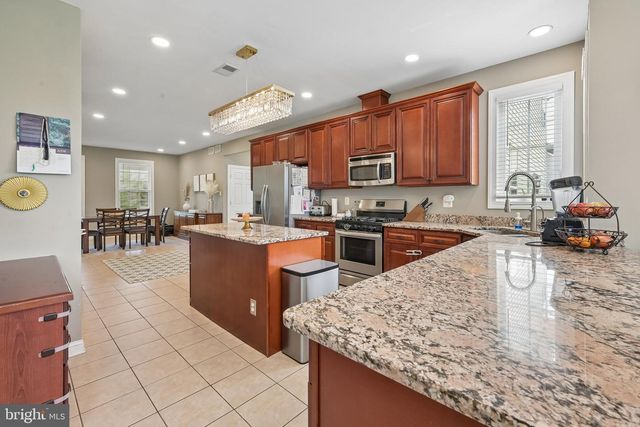 25 SHERWOOD LN, Columbus, NJ 08022