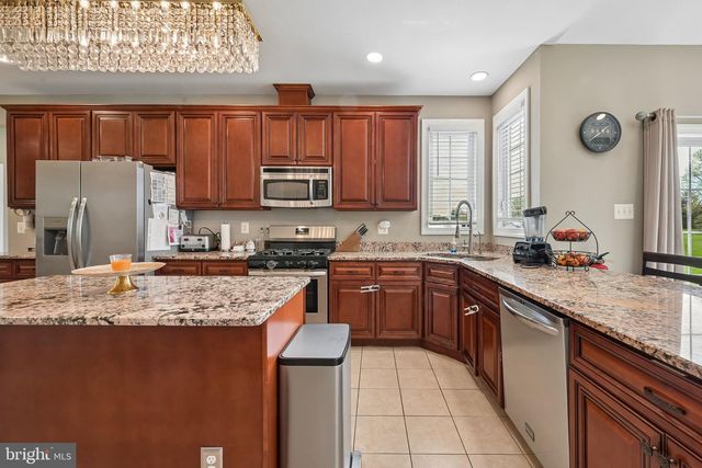 25 SHERWOOD LN, Columbus, NJ 08022