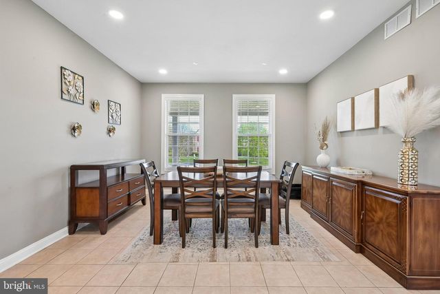 25 SHERWOOD LN, Columbus, NJ 08022