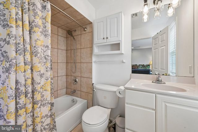 25 SHERWOOD LN, Columbus, NJ 08022