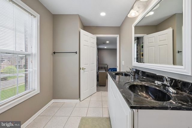 25 SHERWOOD LN, Columbus, NJ 08022