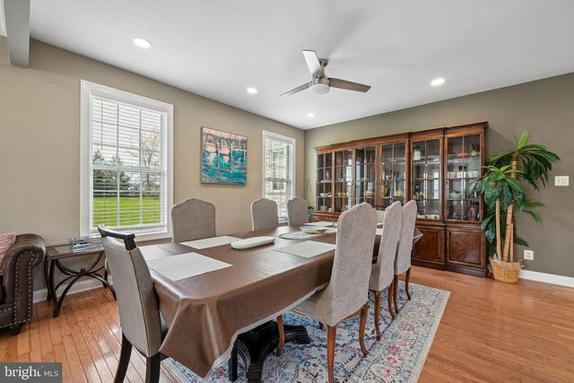 25 SHERWOOD LN, Columbus, NJ 08022