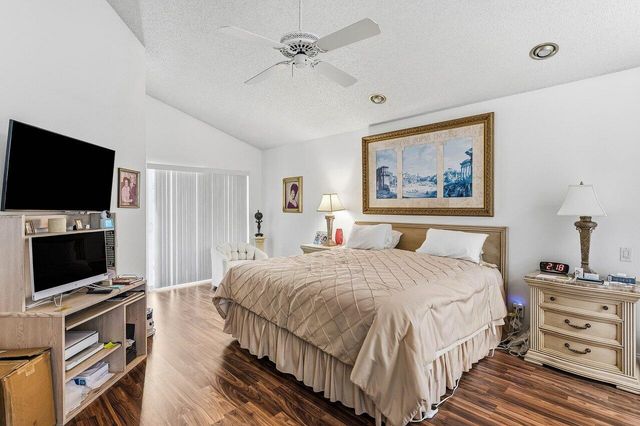 27 Wyndham Lane, Palm Beach Gardens, FL 33418