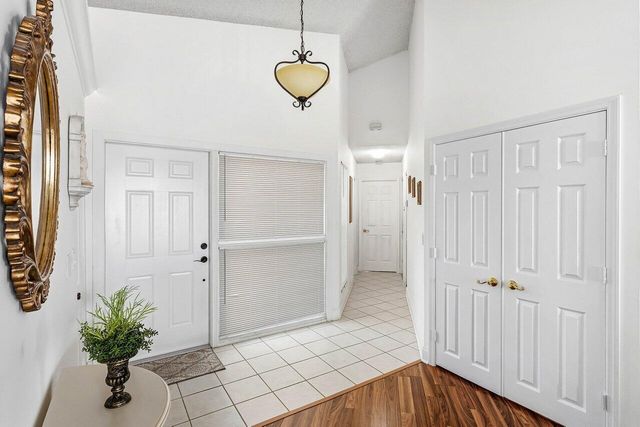 27 Wyndham Lane, Palm Beach Gardens, FL 33418