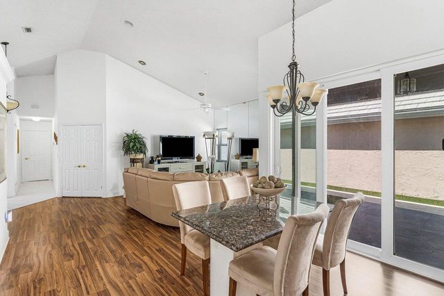 27 Wyndham Lane, Palm Beach Gardens, FL 33418