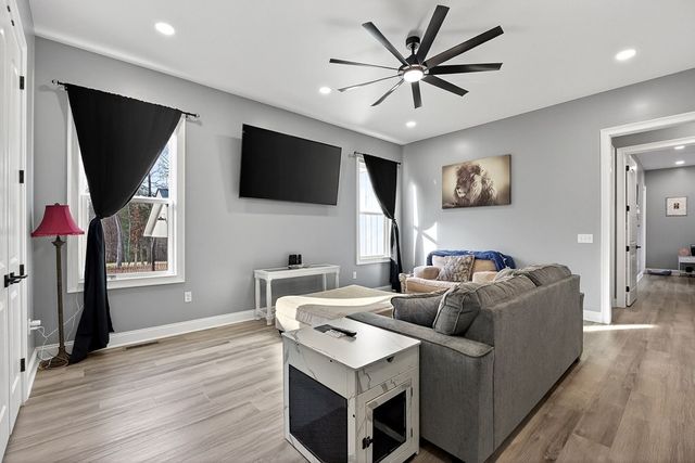 377 Margot Dr, Sparta, TN 38583