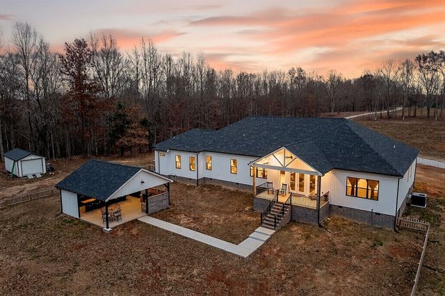 377 Margot Dr, Sparta, TN 38583