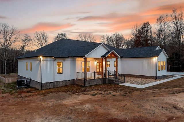 377 Margot Dr, Sparta, TN 38583