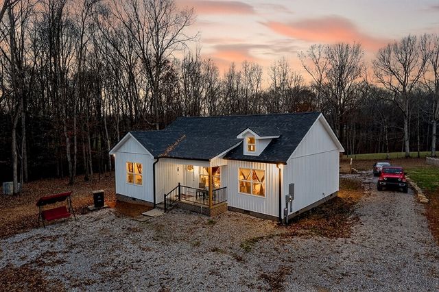 377 Margot Dr, Sparta, TN 38583