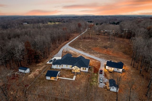 377 Margot Dr, Sparta, TN 38583