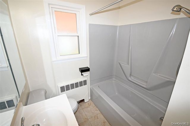 1047 N 7th Street Whole House, North New Hyde Park, NY 11040