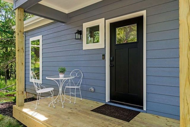 34 S Lakeside Circle, Linn Valley, KS 66040